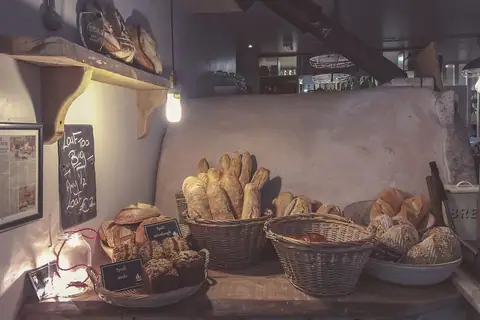 H & R Bakery photo 2